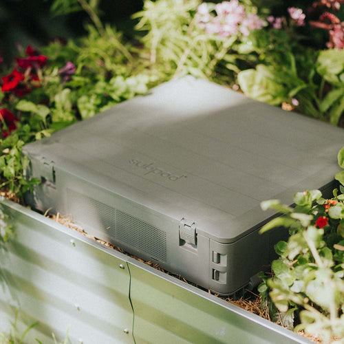 The Worm Farm That Makes Home Composting Easy!